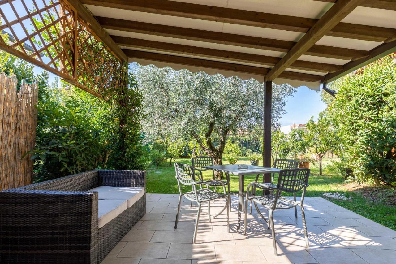 Residence Il Melograno Manerba del Garda Bagian luar foto