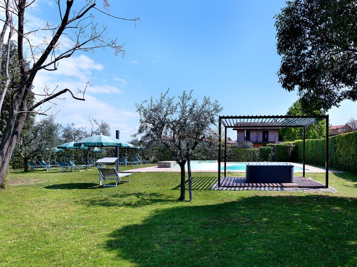 Residence Il Melograno Manerba del Garda Bagian luar foto