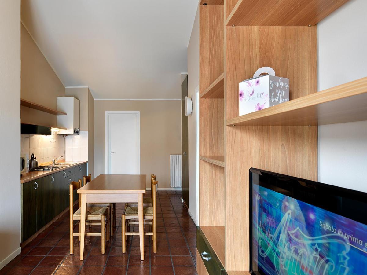 Residence Il Melograno Manerba del Garda Bagian luar foto