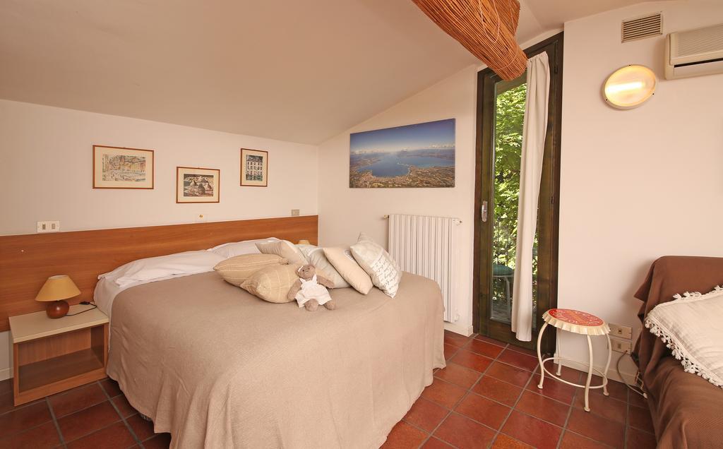 Residence Il Melograno Manerba del Garda Bagian luar foto
